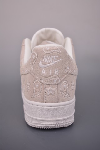 Nike Air Force 1 Low view 4