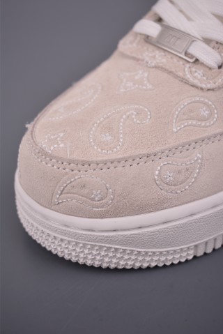 Nike Air Force 1 Low view 6