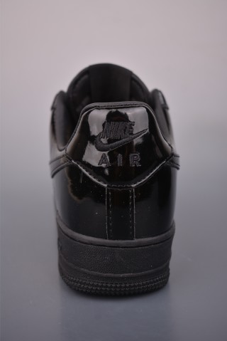 Nike Air Force 1 Low view 4
