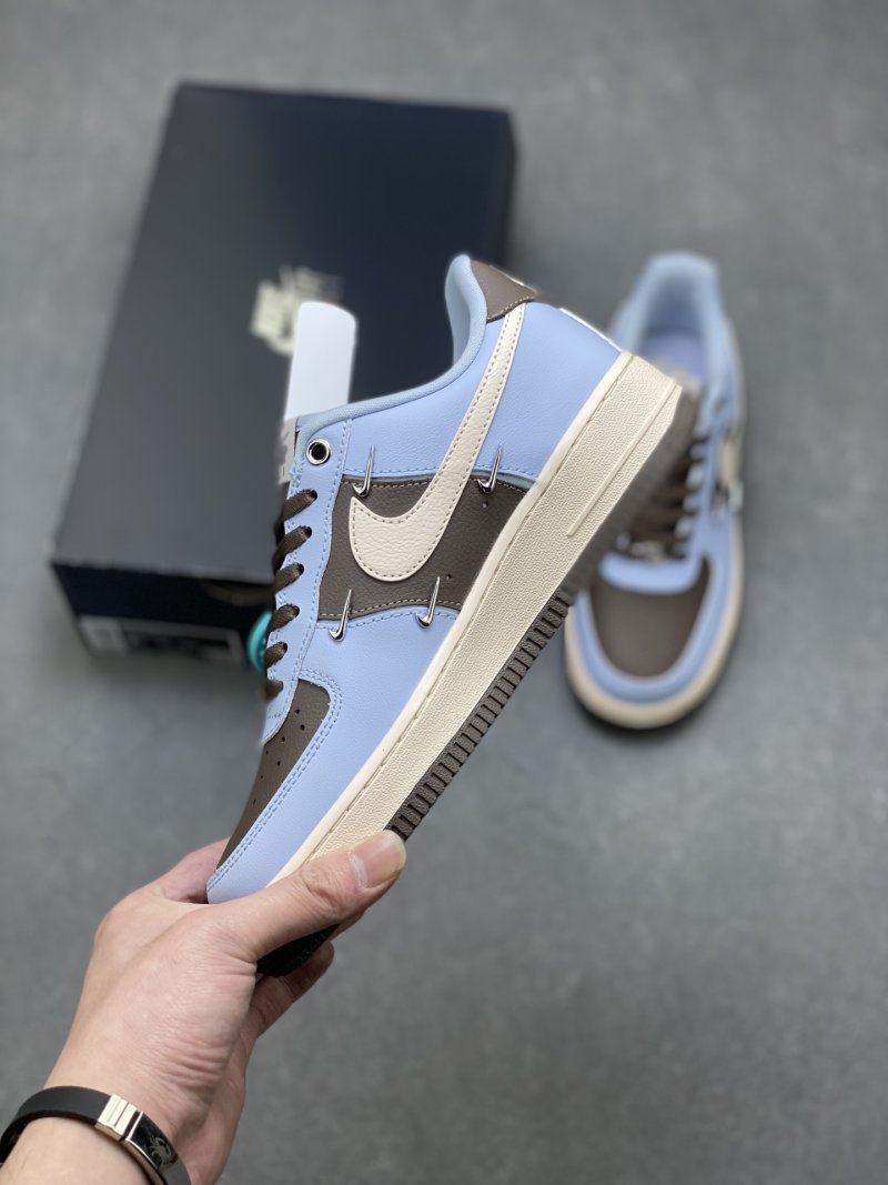 Nike Air Force 1 Low 'Gold' view