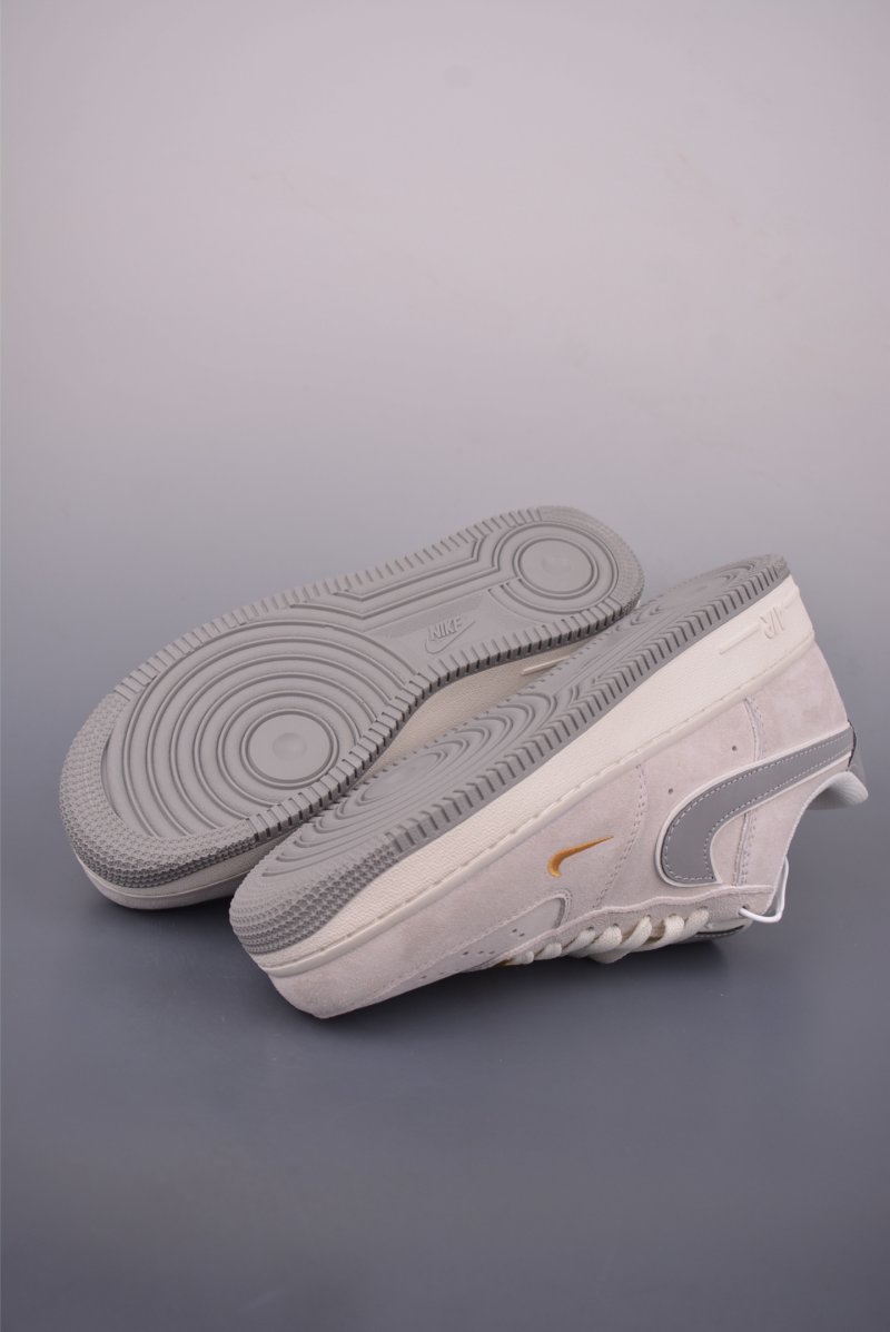 Nike Air Force 1 Low view