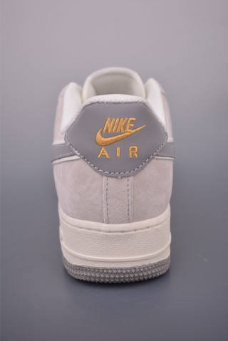 Nike Air Force 1 Low view 4