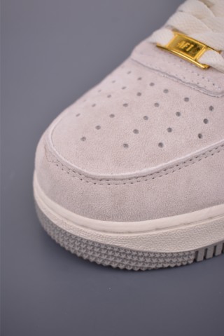 Nike Air Force 1 Low view 6