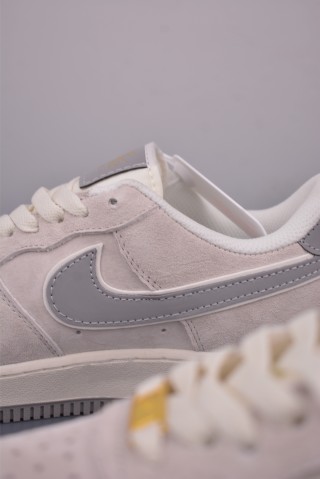 Nike Air Force 1 Low view 8