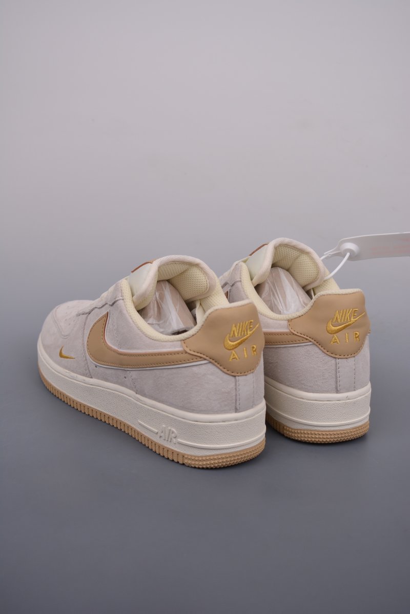 Nike Air Force 1 Low view