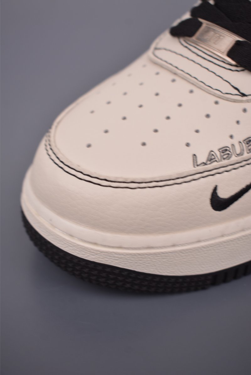 Nike Air Force 1 Low view