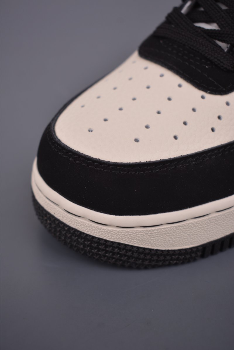 Nike Air Force 1 Low view