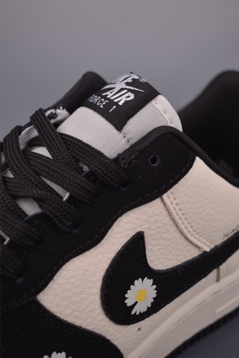 Nike Air Force 1 Low view