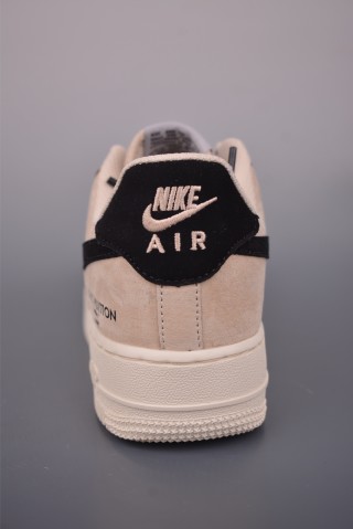 Nike Air Force 1 Low view 4