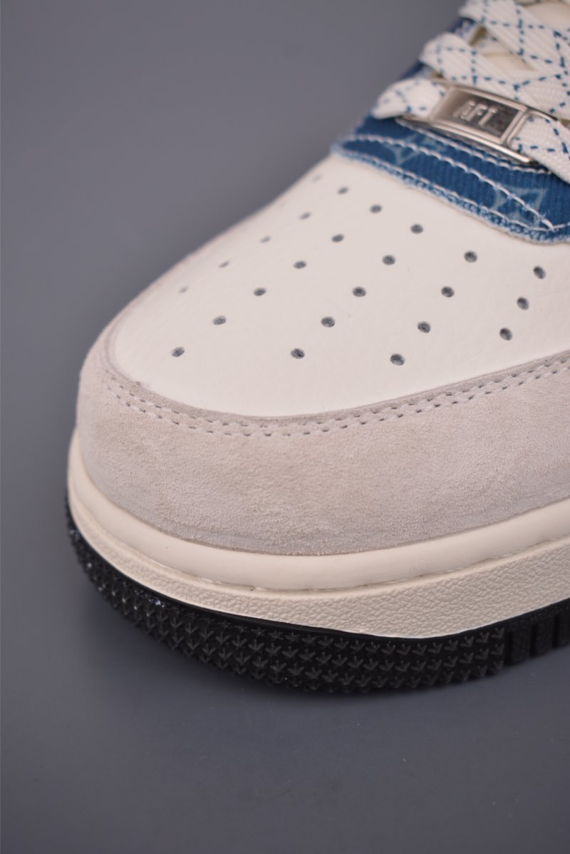 Nike Air Force 1 Low view
