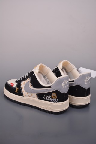 Nike Air Force 1 Low view 2