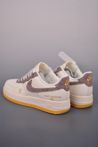 Nike Air Force 1 Low view 2