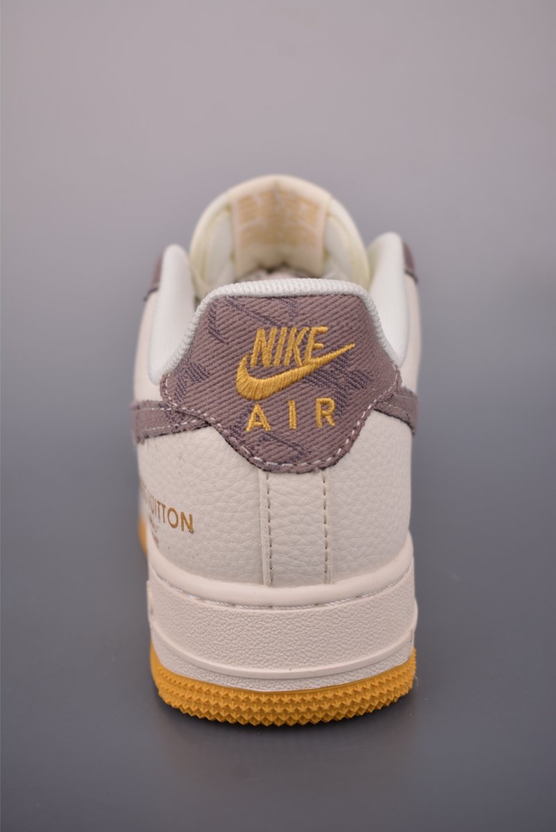 Nike Air Force 1 Low view