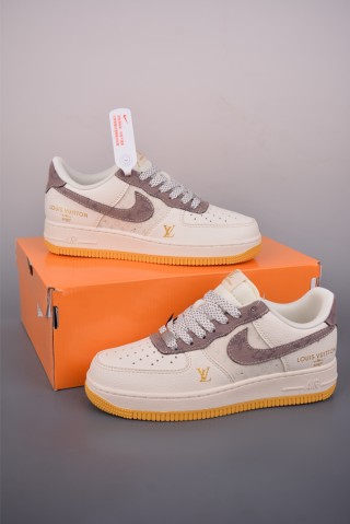 Nike Air Force 1 Low view 5