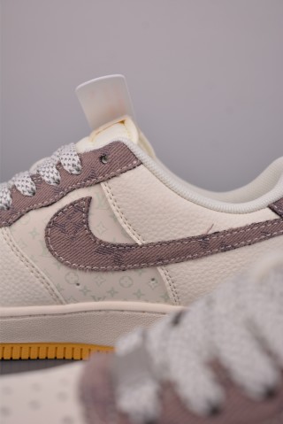 Nike Air Force 1 Low view 8