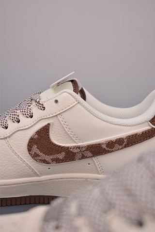 Nike Air Force 1 Low view 8