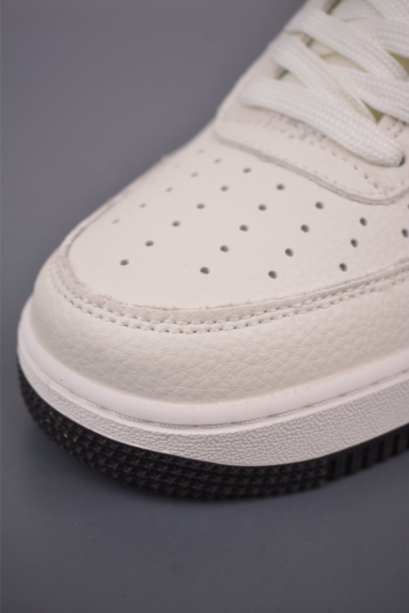 Nike Air Force 1 Low 'LV' view