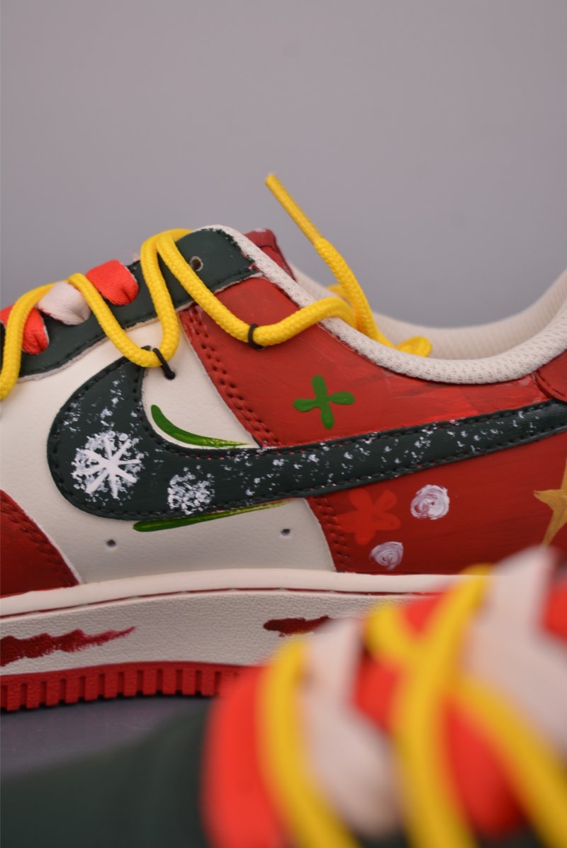 Nike Air Force 1 Low 'Christmas Frosting' view