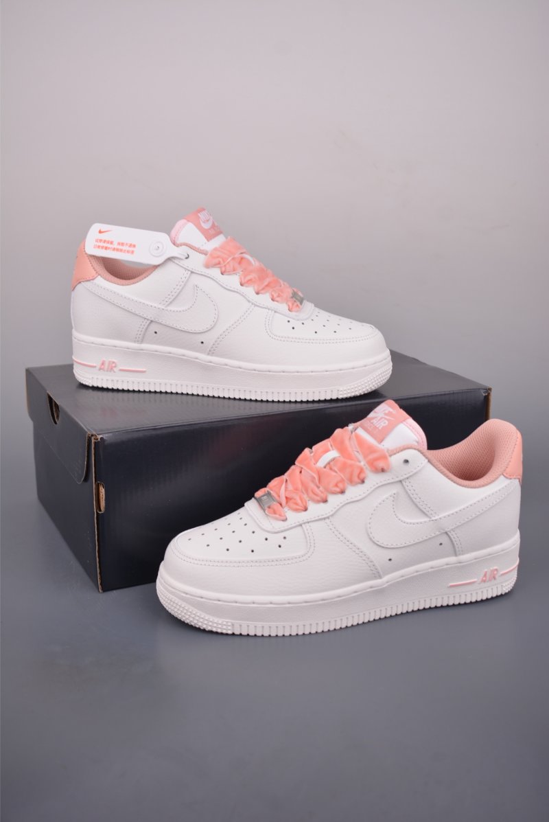 Nike Air Force 1 Low view