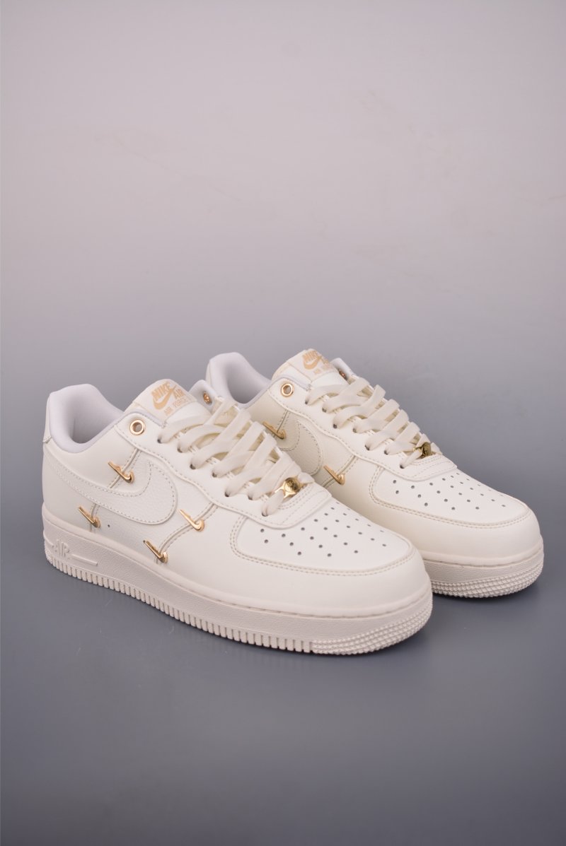 Nike Air Force 1 Low view
