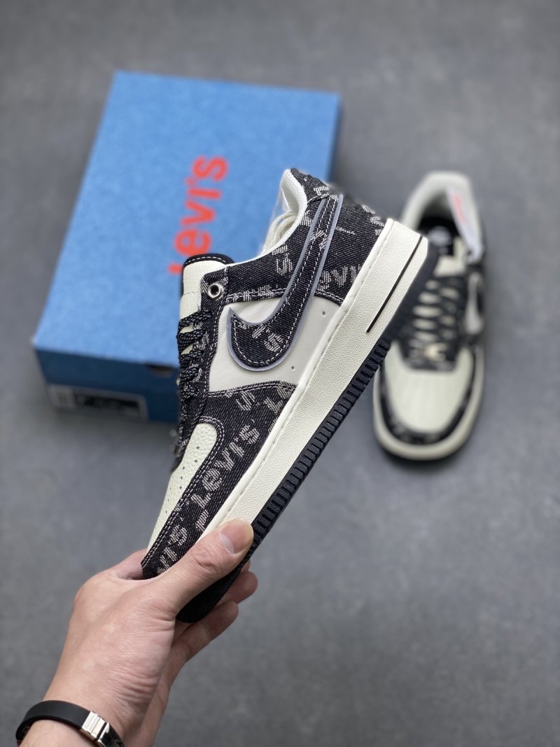 Nike Air Force 1 Low 'Gold' view