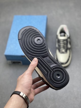 Nike Air Force 1 Low 'Gold' view 6