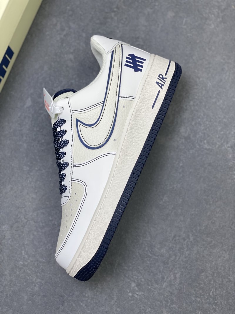 Nike Air Force 1 Low 'Gold' view