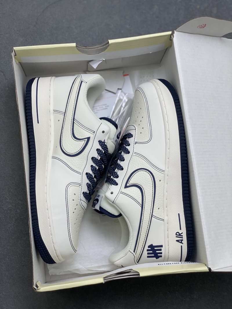 Nike Air Force 1 Low 'Gold' view