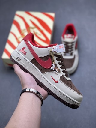 Nike Air Force 1 Low 'Gold' view 1