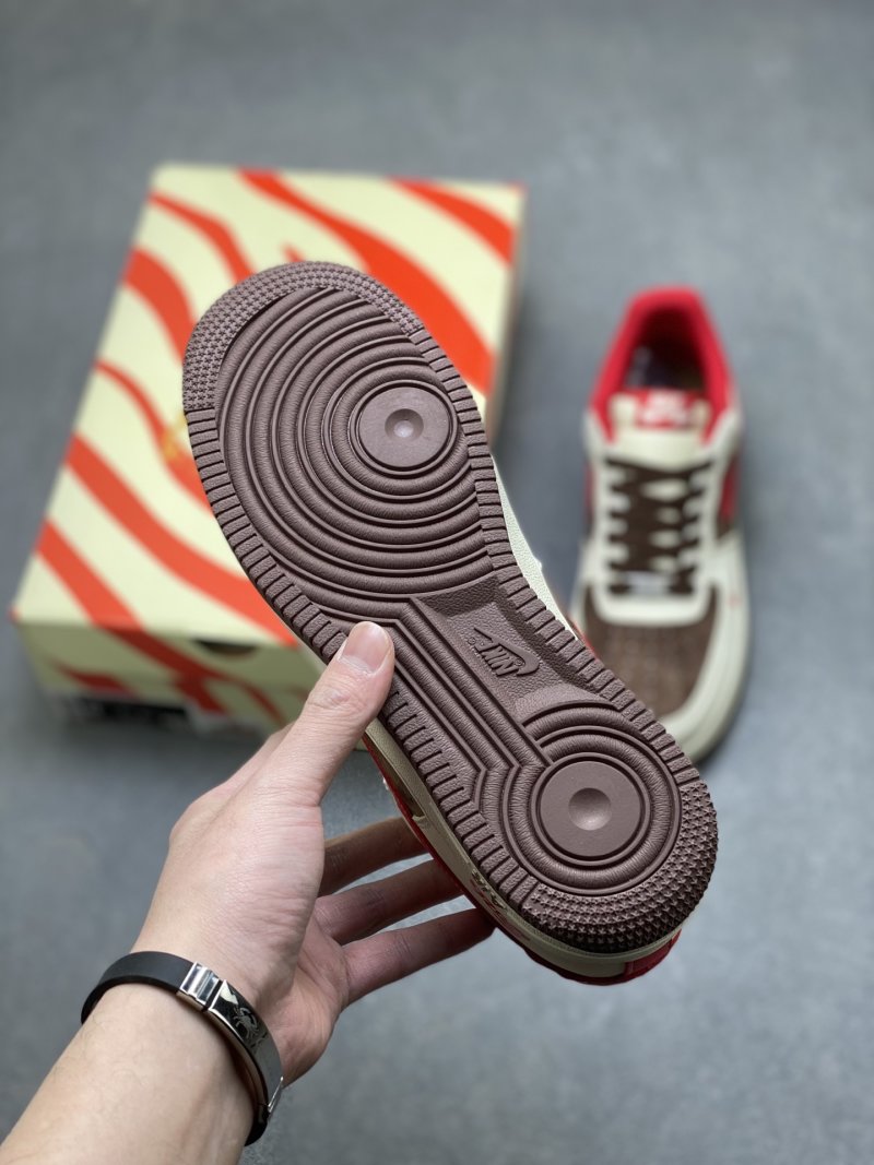 Nike Air Force 1 Low 'Gold' view