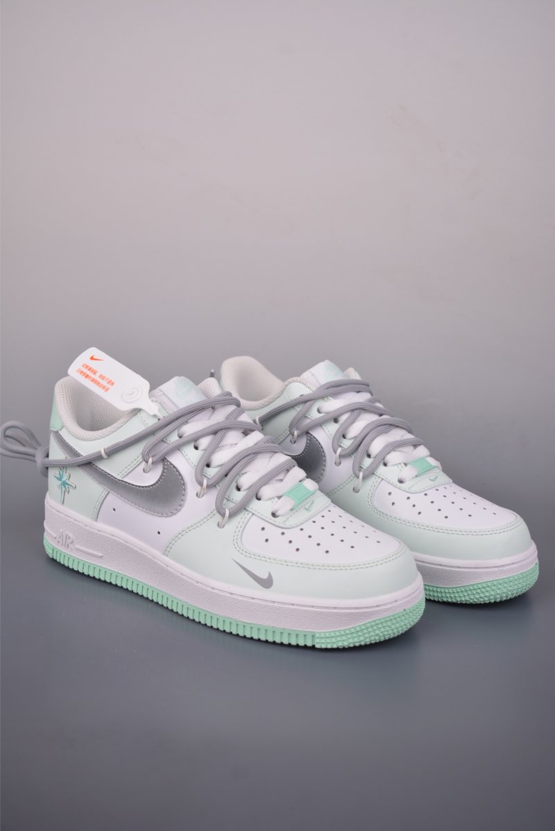 Nike Air Force 1 Low