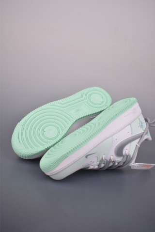 Nike Air Force 1 Low view 3