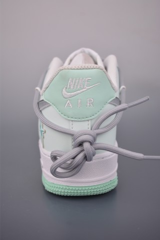 Nike Air Force 1 Low view 4