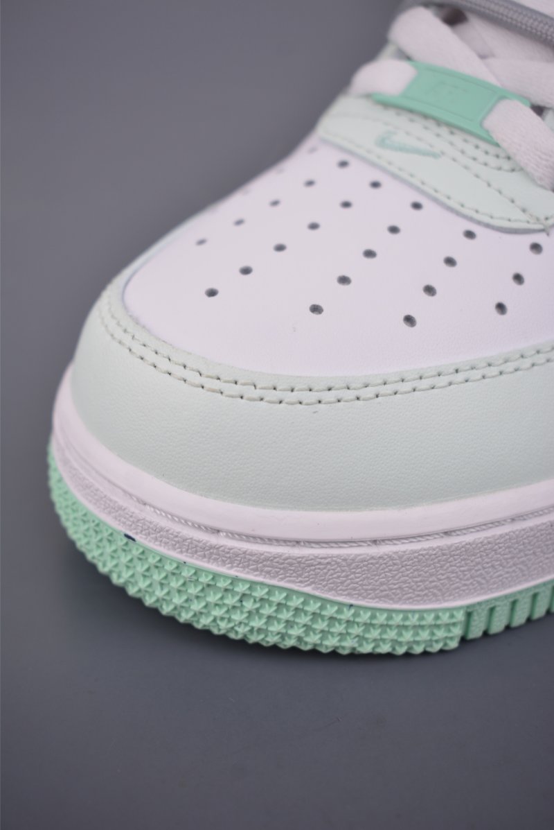Nike Air Force 1 Low view
