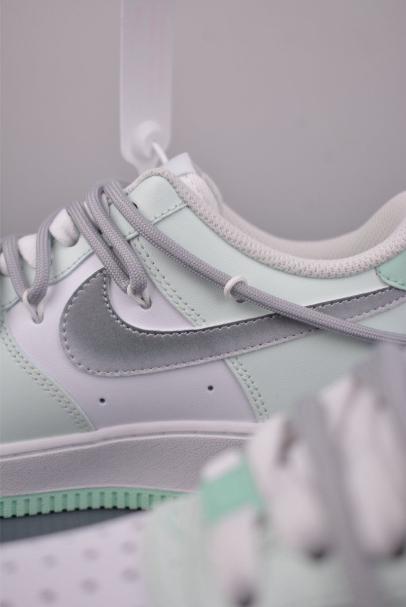 Nike Air Force 1 Low view