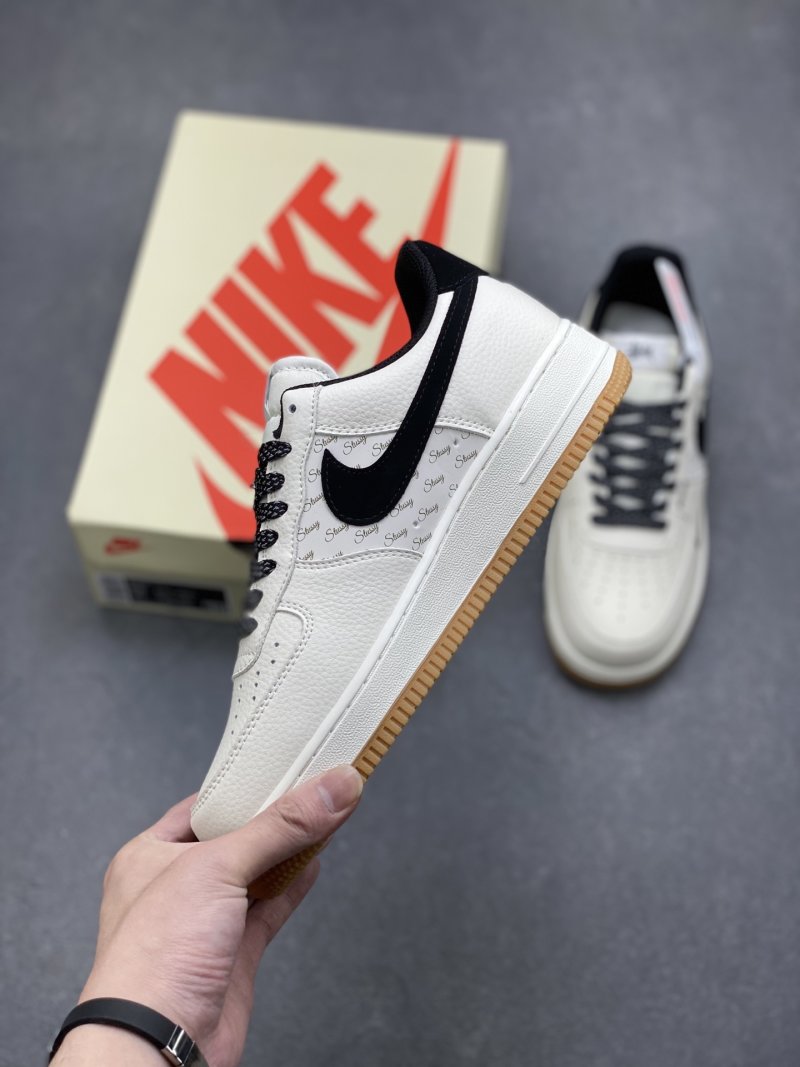 Nike Air Force 1 Low 'Gold' view