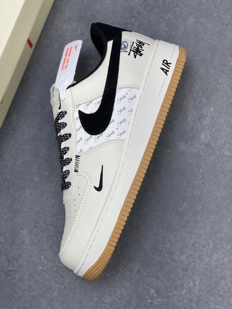 Nike Air Force 1 Low 'Gold' view
