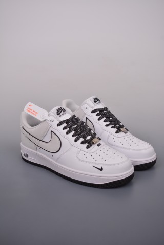 Nike Air Force 1 Low 'Black / White' view 1