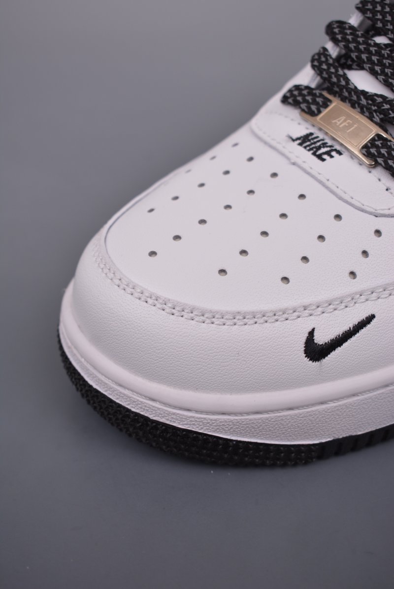 Nike Air Force 1 Low 'Black / White' view