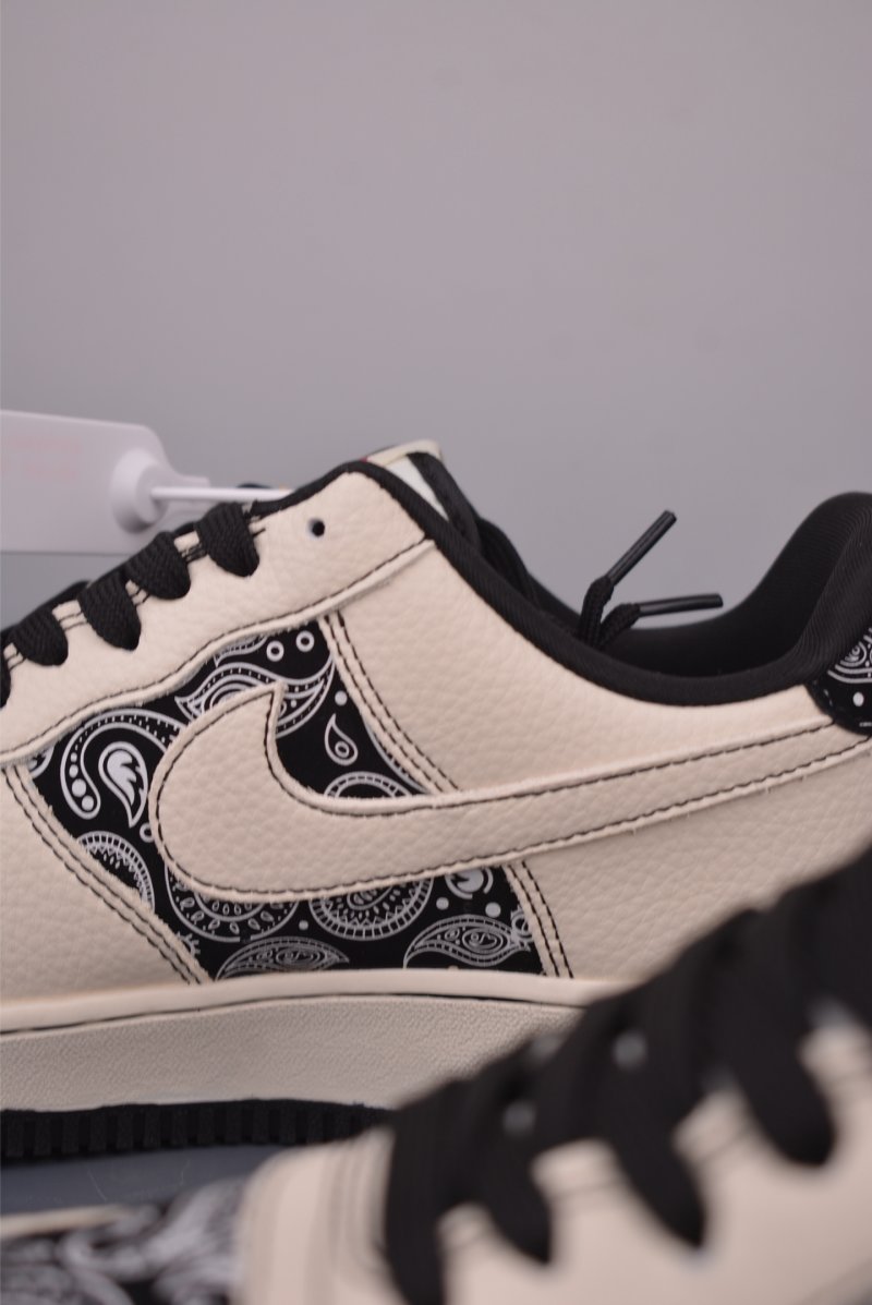 Nike Air Force 1 Low view