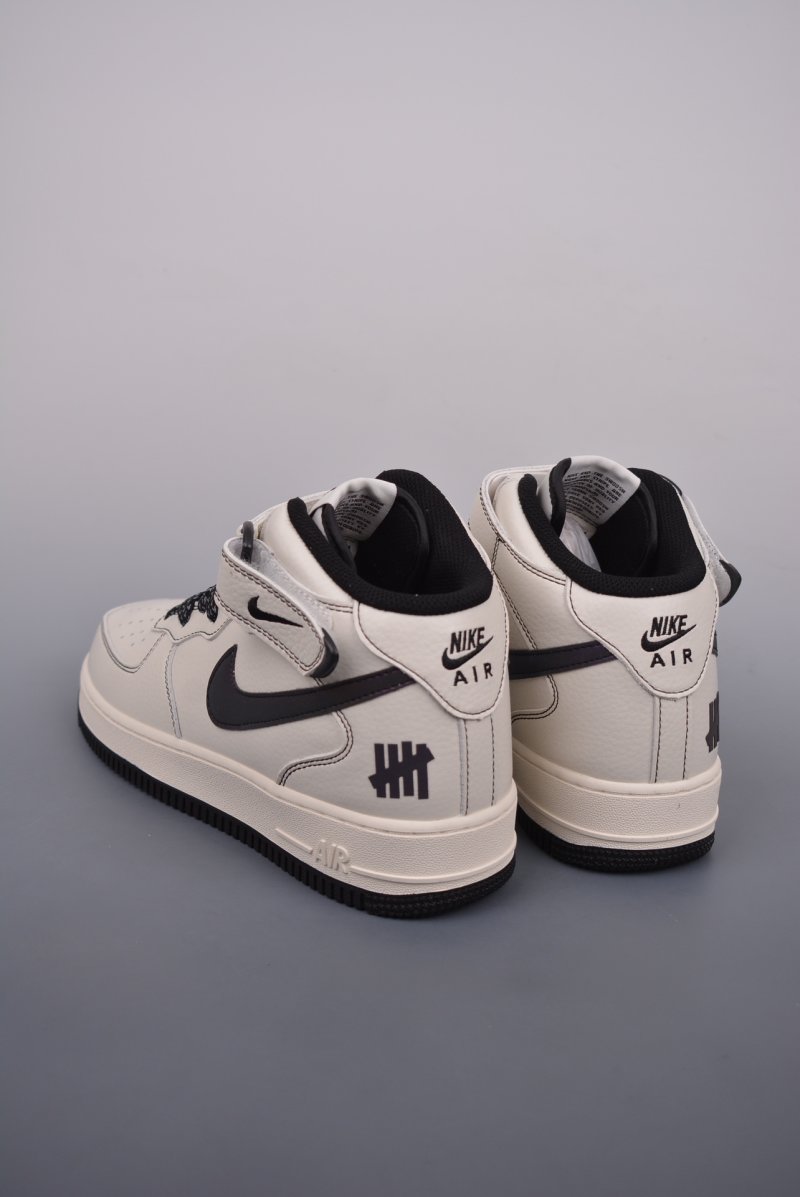 Nike Air Force 1 Mid view