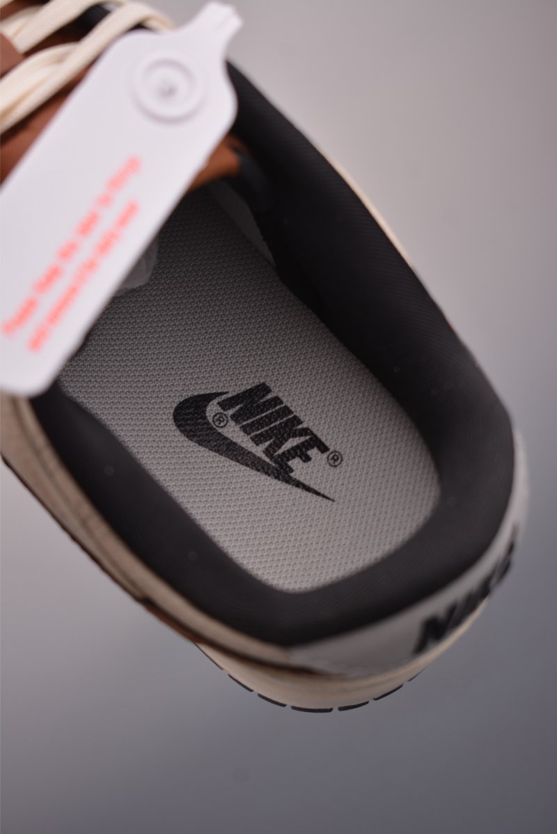 Nike SB Dunk Low 'LV' view
