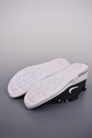 Nike Air Max Axis view 3