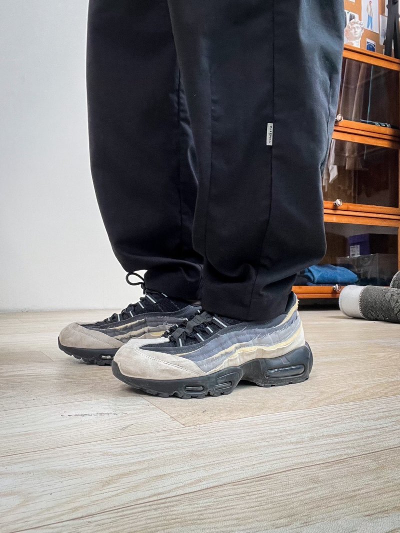 Nike Air Max 95 x CDG view