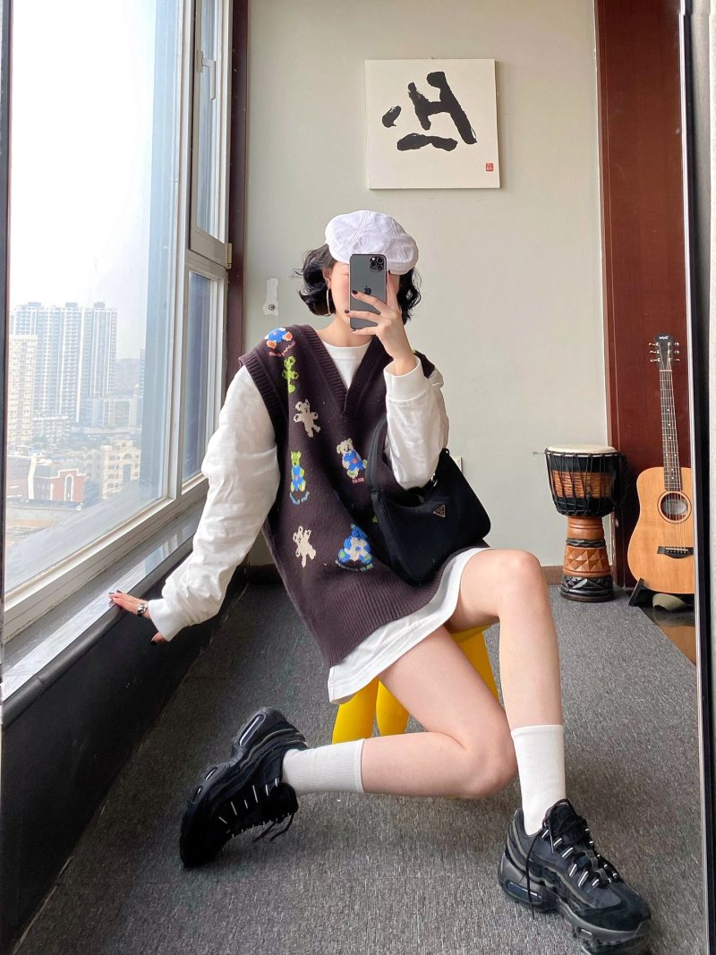 Nike Air Max 95 x CDG view