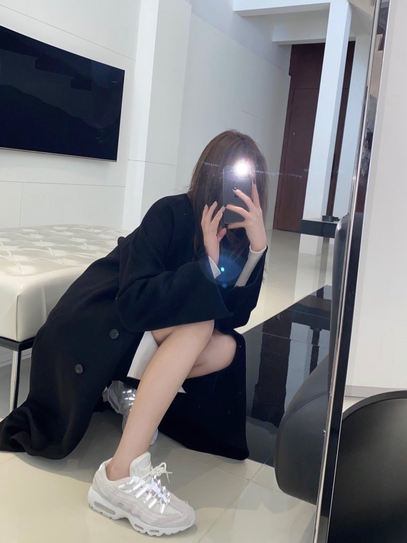 Nike Air Max 95 x CDG view