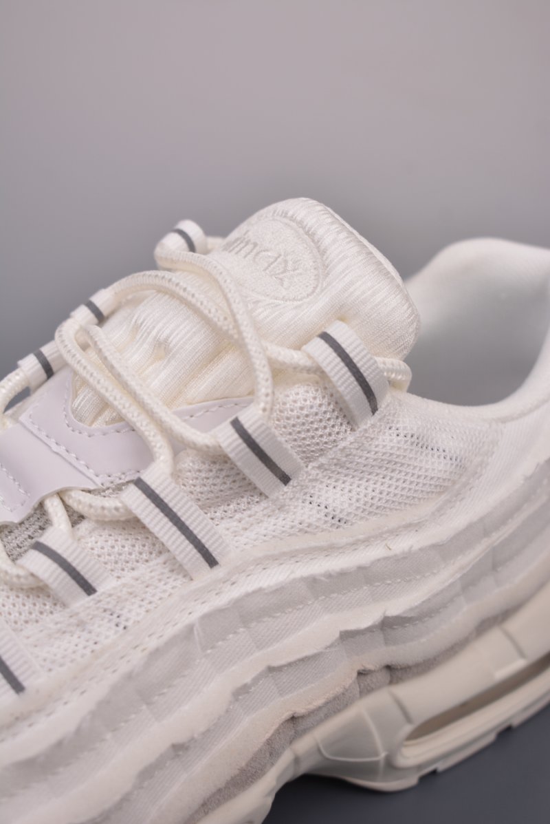 Nike Air Max 95 x CDG view