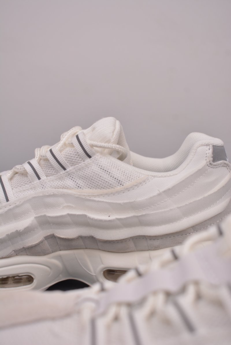 Nike Air Max 95 x CDG view