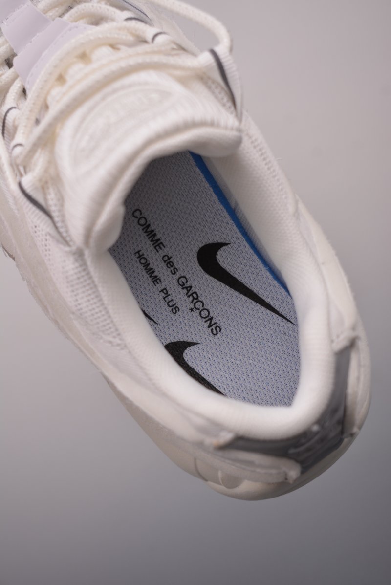 Nike Air Max 95 x CDG view