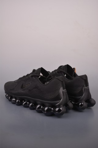 Nike Air Liquid Max view 2